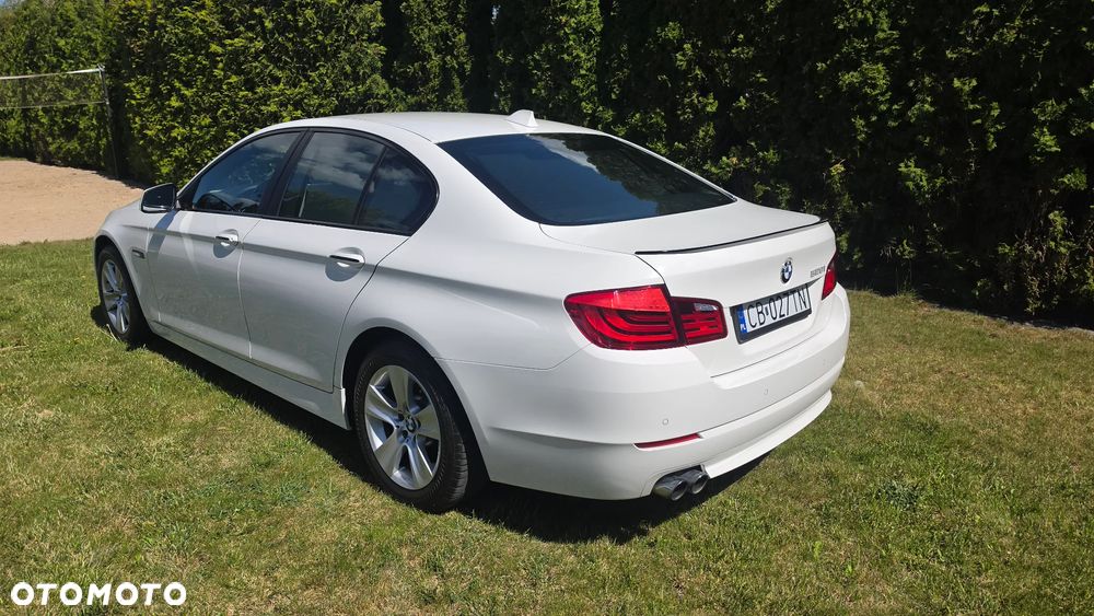 BMW Seria 5 528i - 5