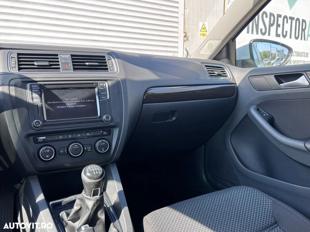 Volkswagen Jetta 1.4 TSI Comfortline - 28