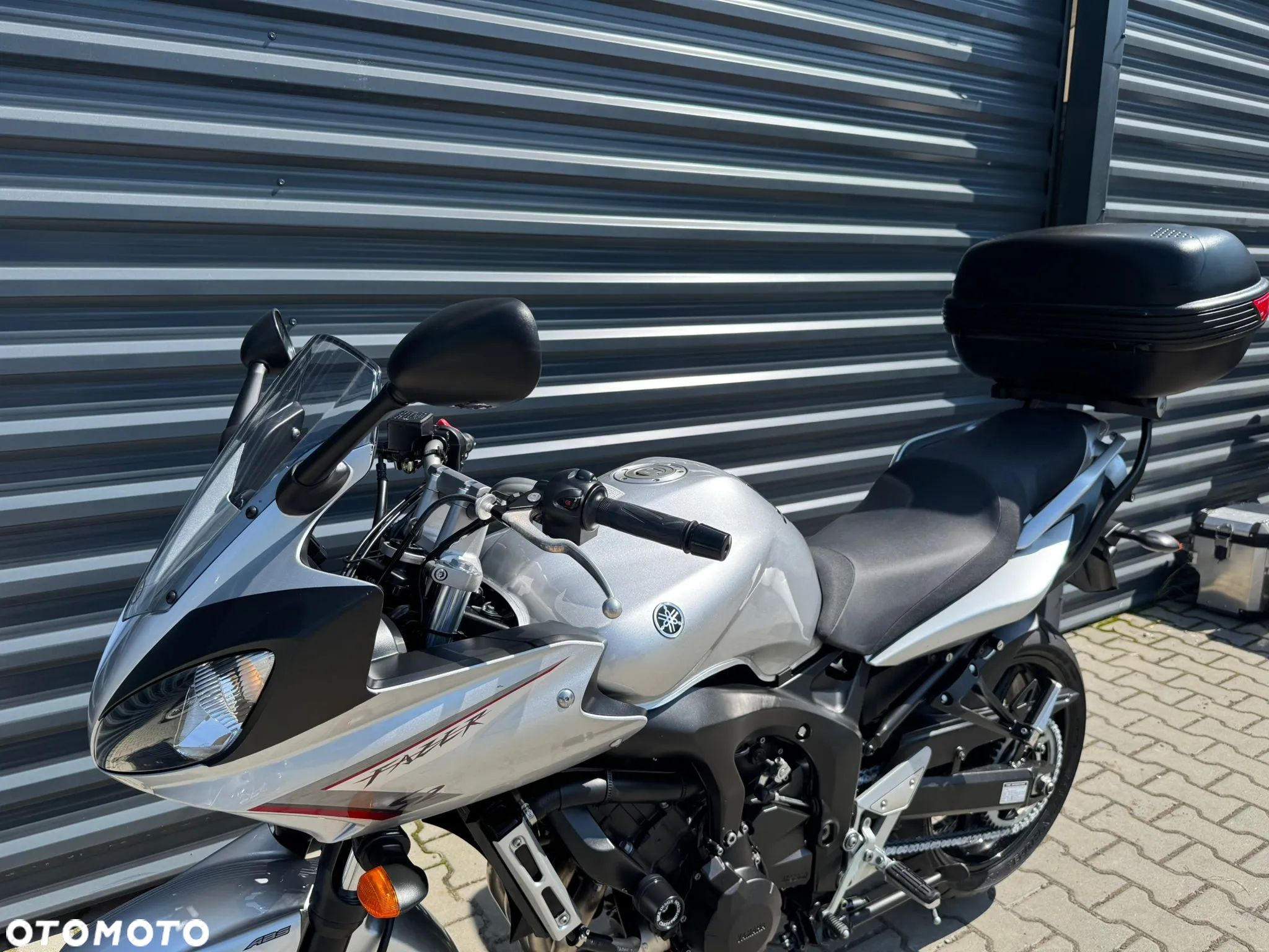 Yamaha FZ6 - 11