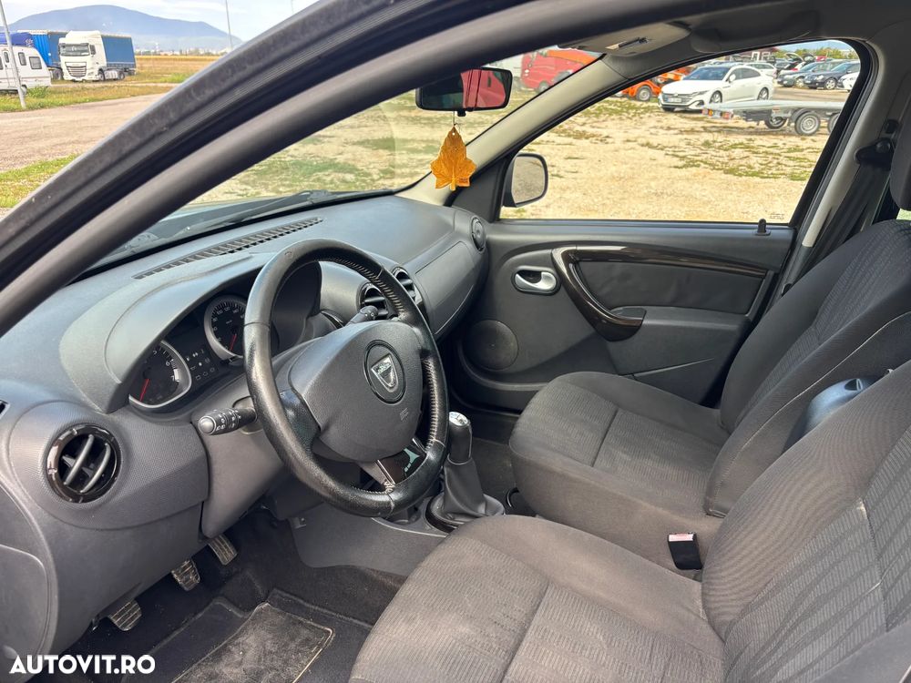 Dacia Duster 1.6 4x2 Laureate - 19