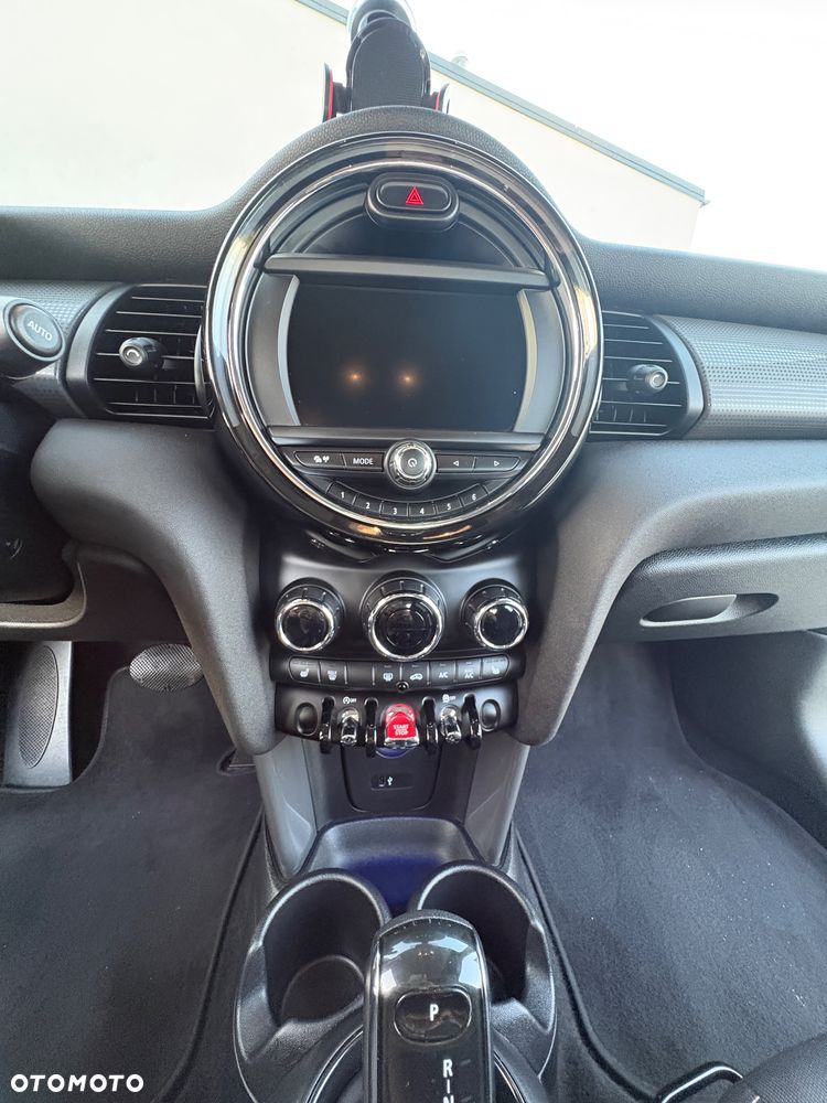MINI Cooper Standard - 15
