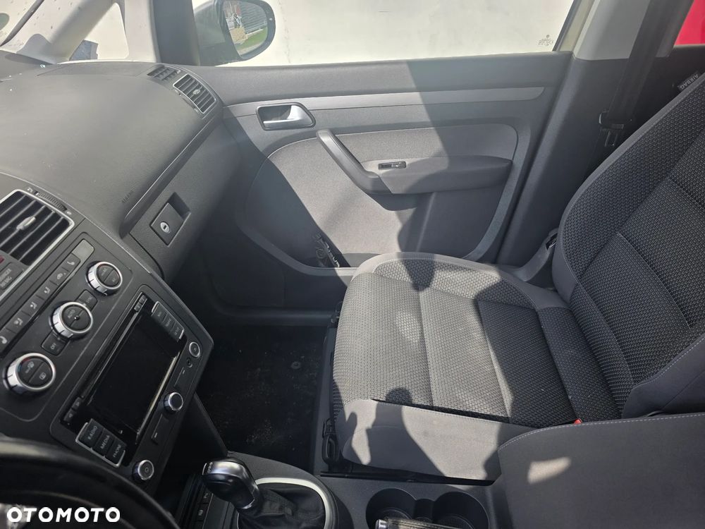 Volkswagen Touran 2.0 TDI DPF BlueMotion Technology DSG Cup - 11