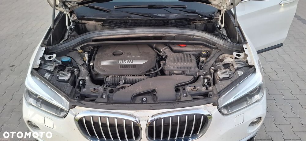 BMW X1 sDrive18i xLine - 16
