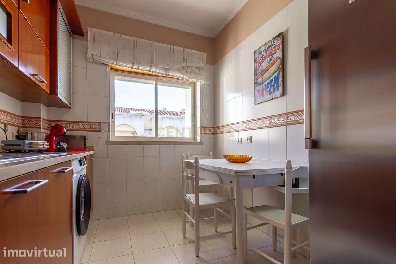 Apartamento T3+2 , mobilado ótimo para rentabilizar junto á  faculdade - Grande imagem: 5/32