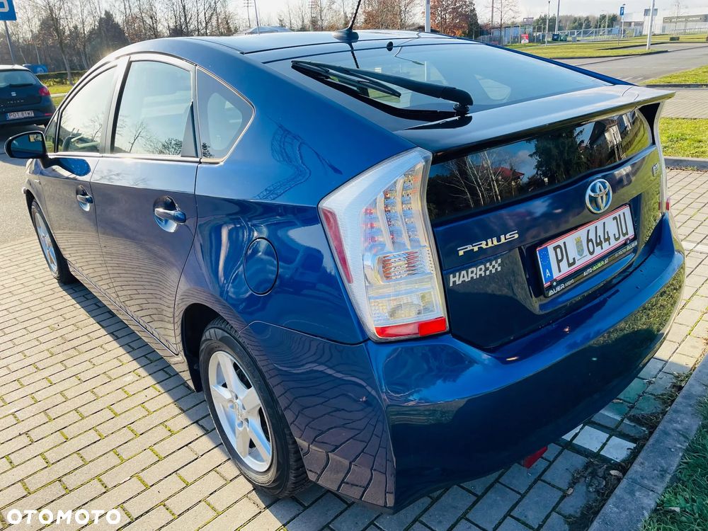 Toyota Prius (Hybrid) Sol - 2