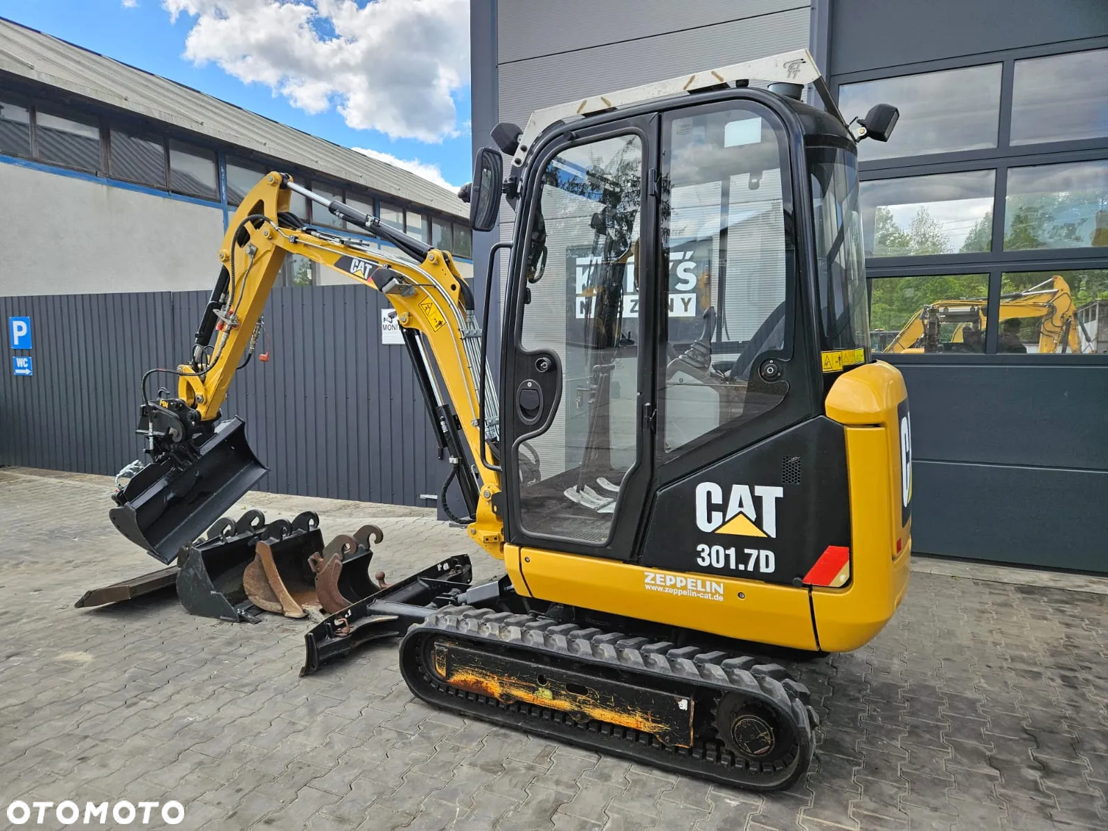 Caterpillar MINIKOPARKA CAT CATERPILLAR 301 301.7D 302 2017R. PŁUG - 3