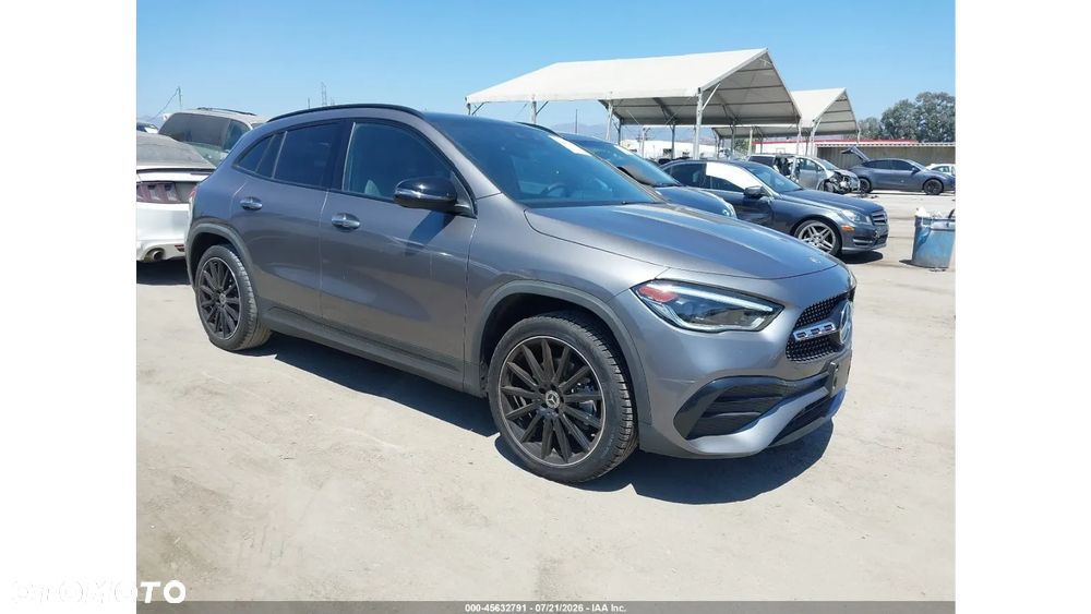 Mercedes-Benz GLA 250 8G-DCT AMG Line - 1