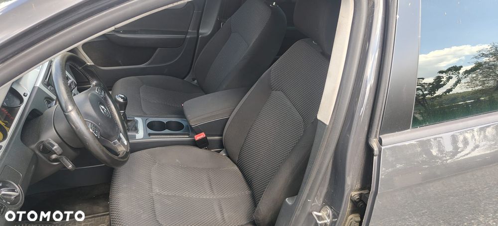 Volkswagen Passat 1.6 TDI Perfectline - 10