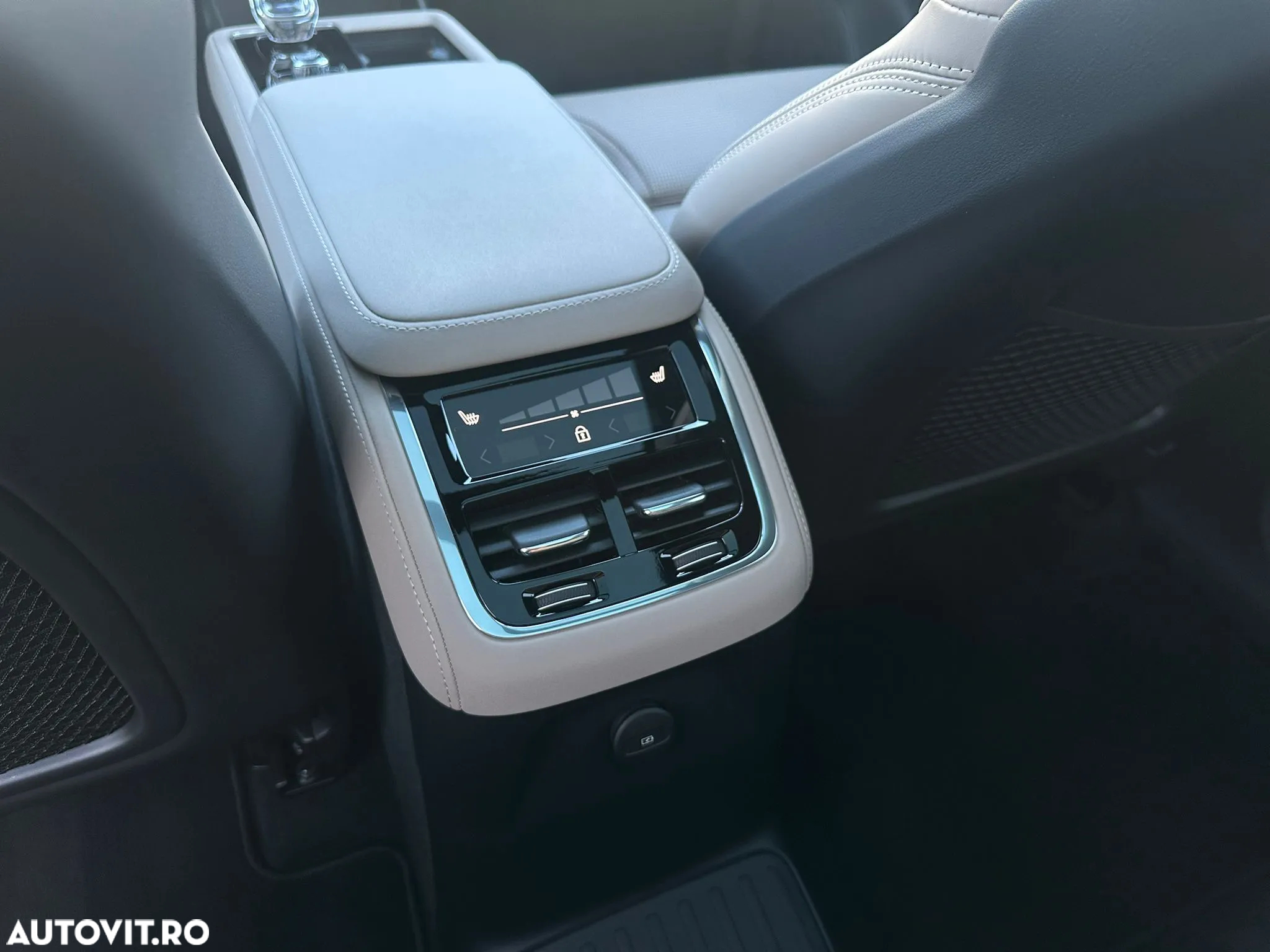 Volvo XC 90 T8 AWD PHEV Ultra Dark - 17