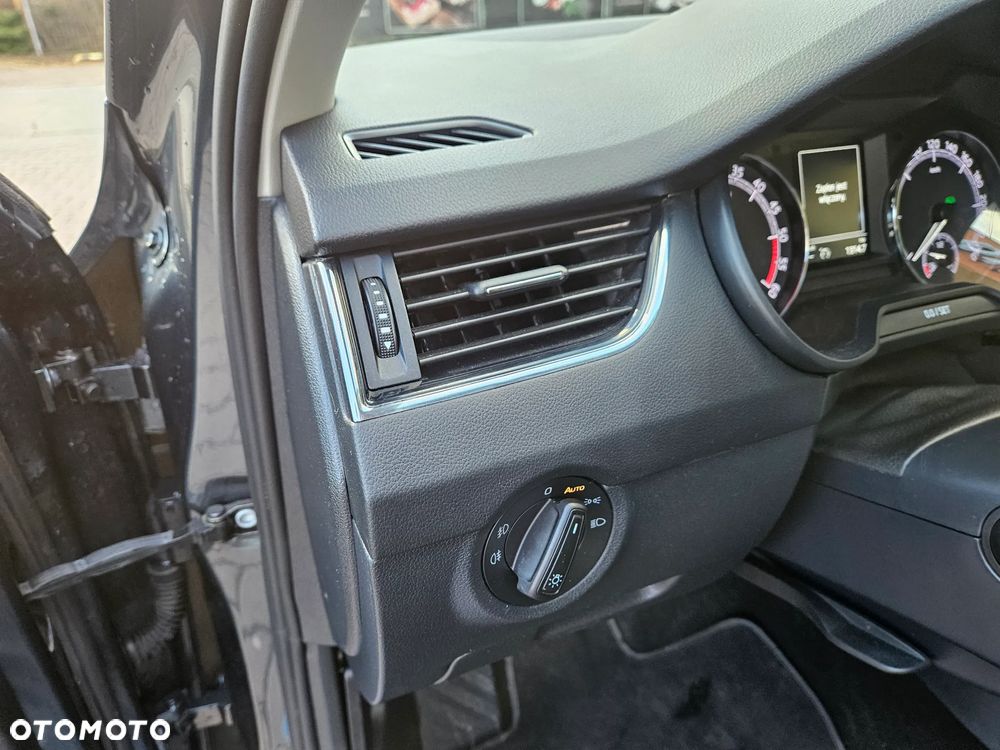 Skoda Octavia 1.6 TDI DSG Ambition - 27