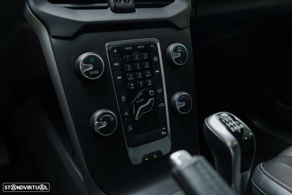 Volvo V40 2.0 D3 Momentum - 22