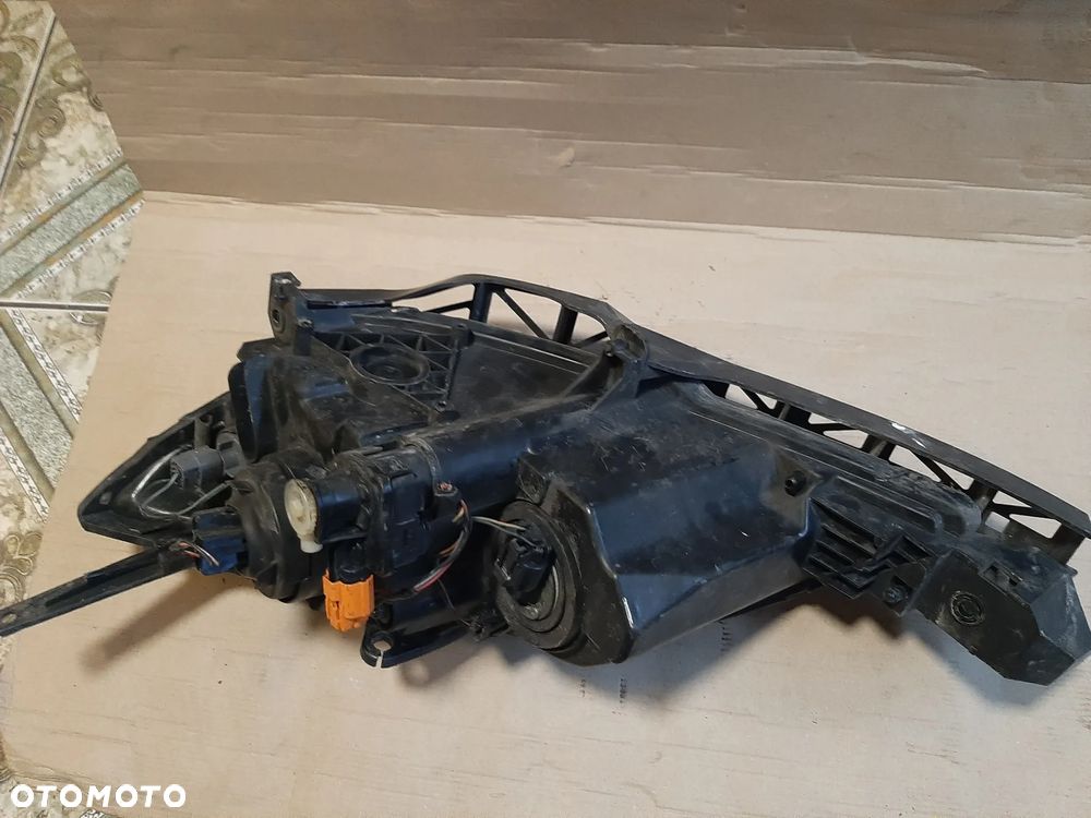 Lampa Mazda 3  prawa - 4