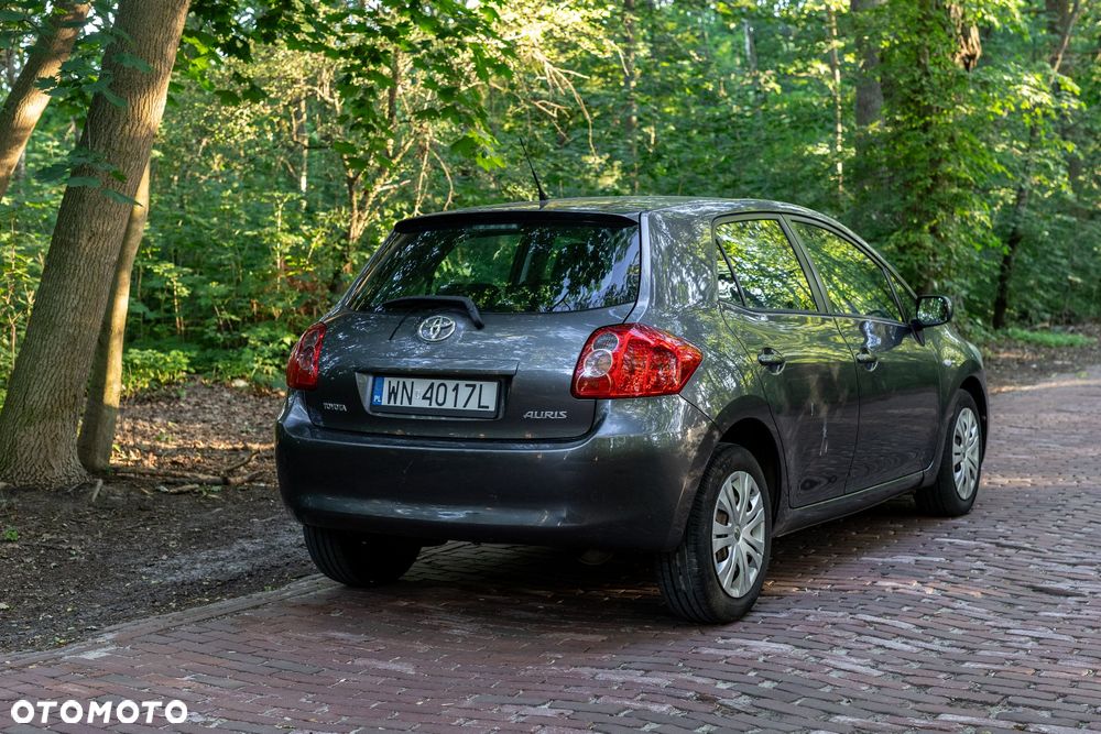 Toyota Auris - 12