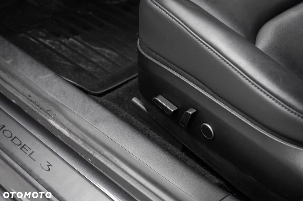 Tesla Model 3 Premium Langstreckenbatterie AWD Dual Motor - 16