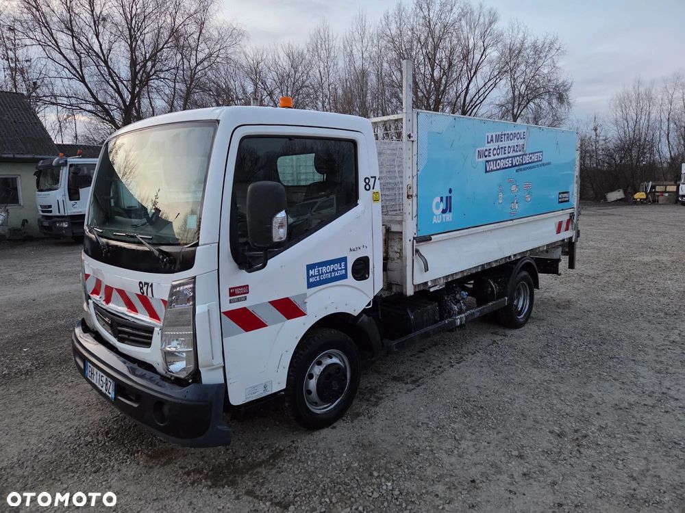 Renault Maxity Cabstar - 18