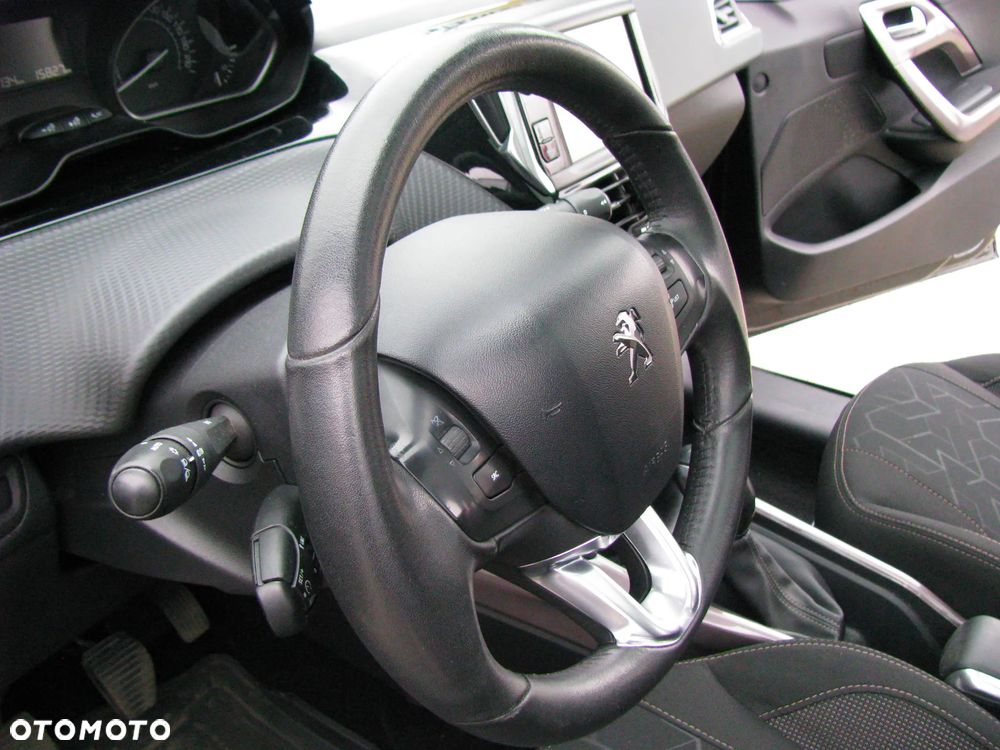 Peugeot 2008 1.2 Pure Tech Active EU6 - 10