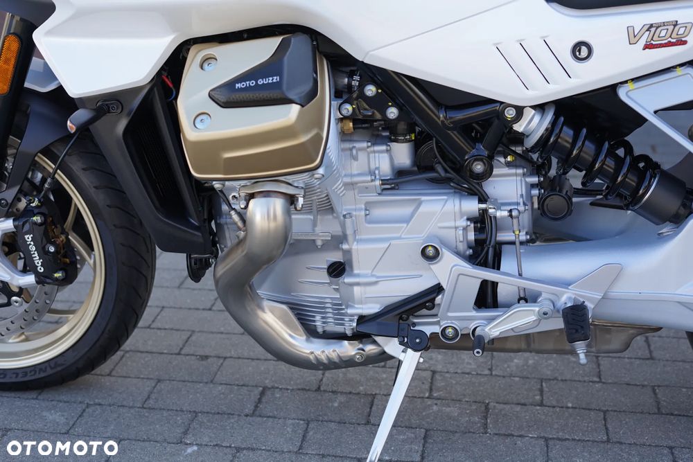 Moto Guzzi V100 Mandello - 28