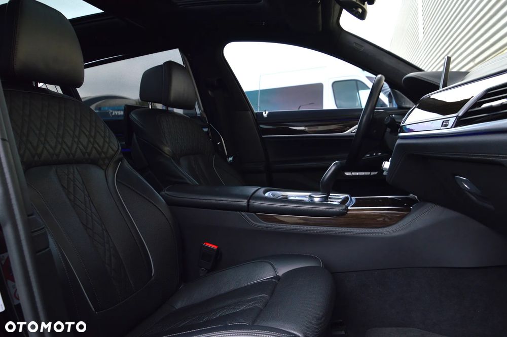 BMW Seria 7 750Ld xDrive - 25