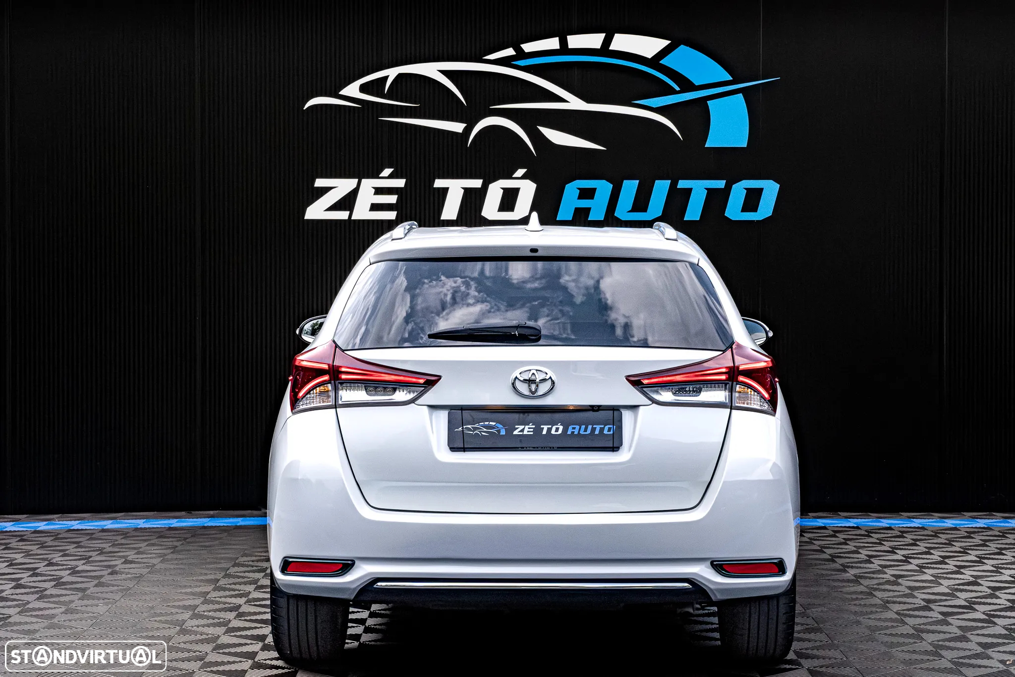 Toyota Auris Touring Sports 1.4 D-4D Com+P.Sport - 5