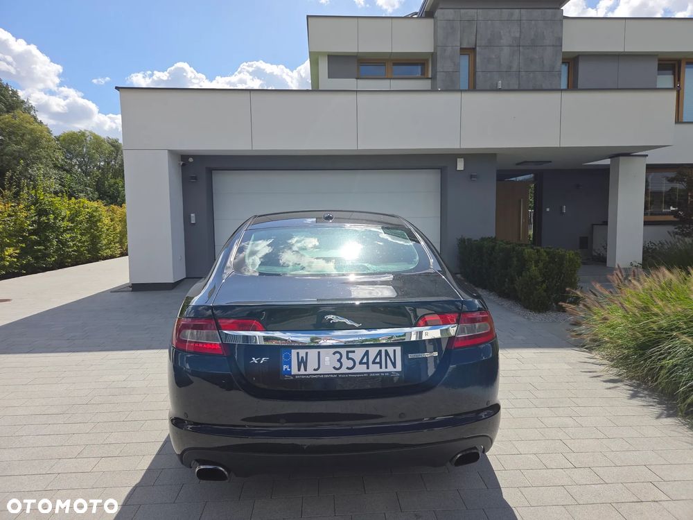 Jaguar XF 4.2 Super V8 - 7