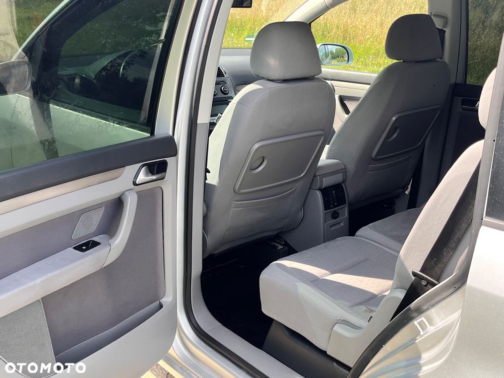 Volkswagen Touran 1.9 TDI DPF DSG Highline - 27