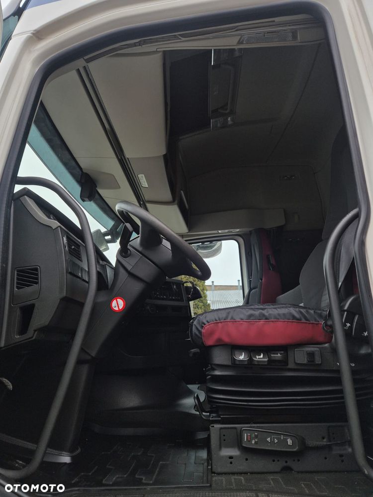 Volvo FH GLOBETROTTER - 18