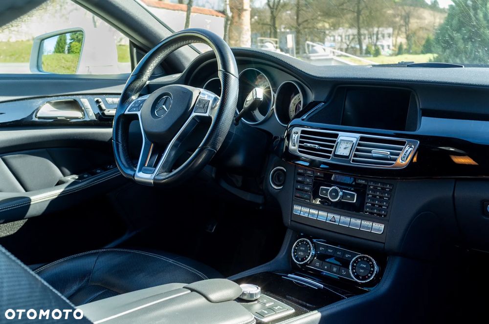 Mercedes-Benz CLS 500 4-Matic BlueEff - 27
