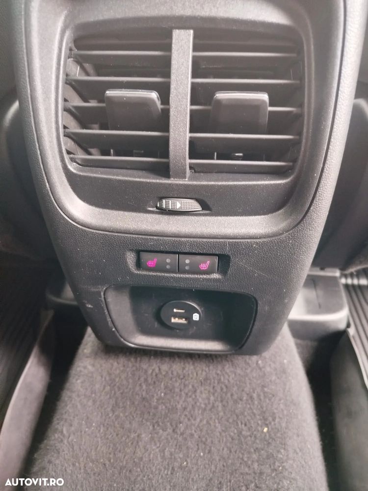 Ford Kuga - 40