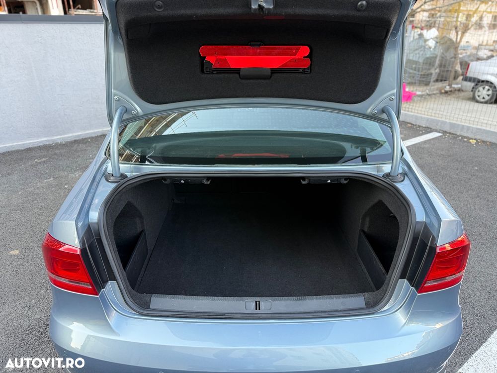 Volkswagen Passat 1.6 TDI DPF BlueMotion - 7