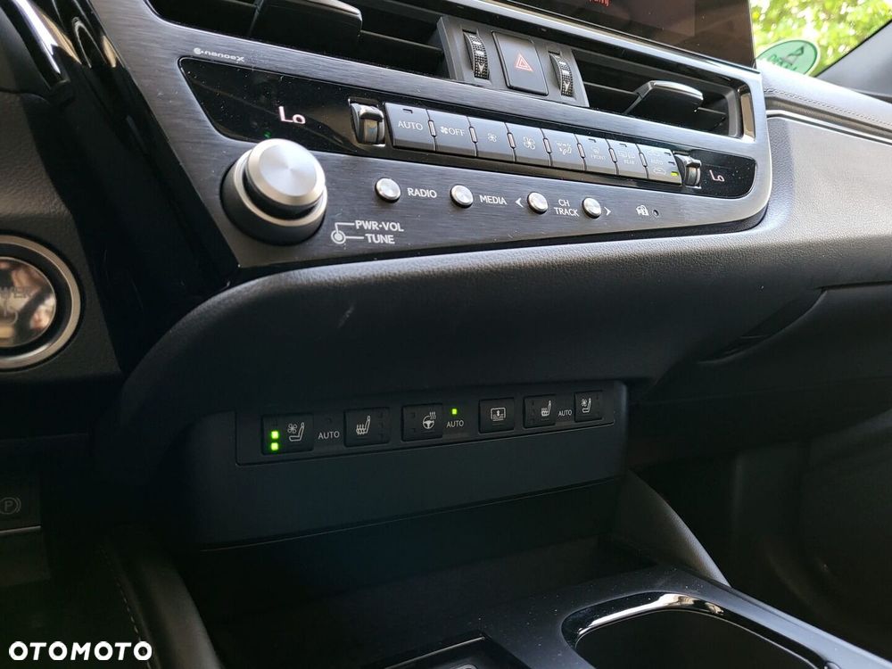 Lexus ES - 23