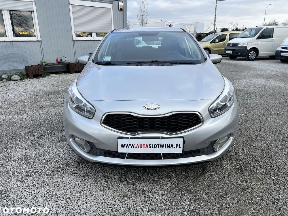 Kia Ceed - 10