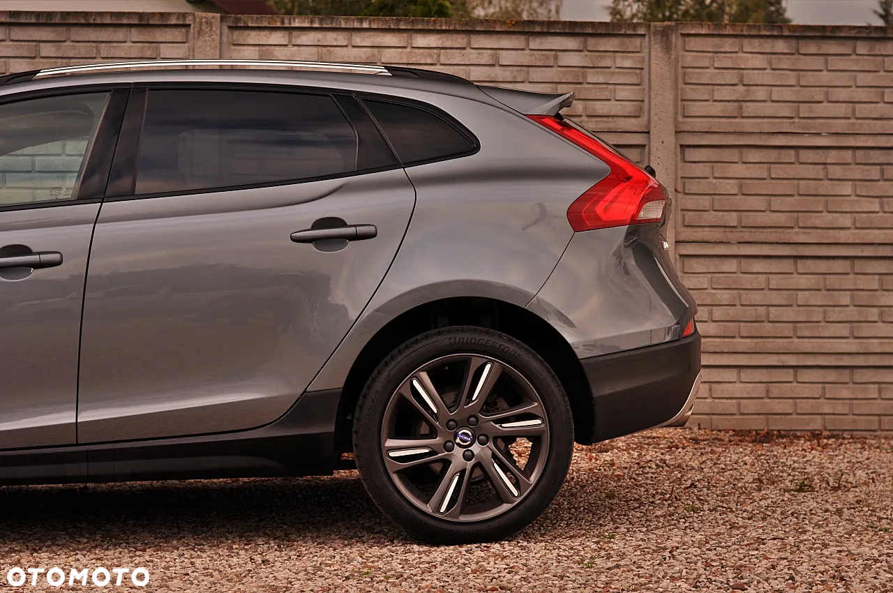 Volvo V40 Cross Country D3 Geartronic Momentum - 4