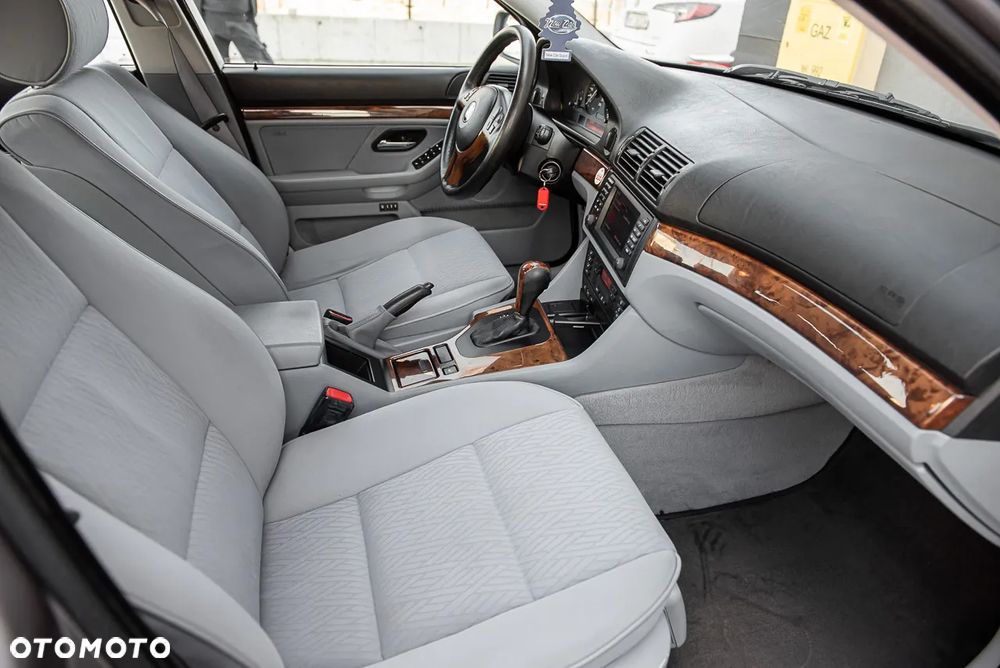 BMW Seria 5 - 32