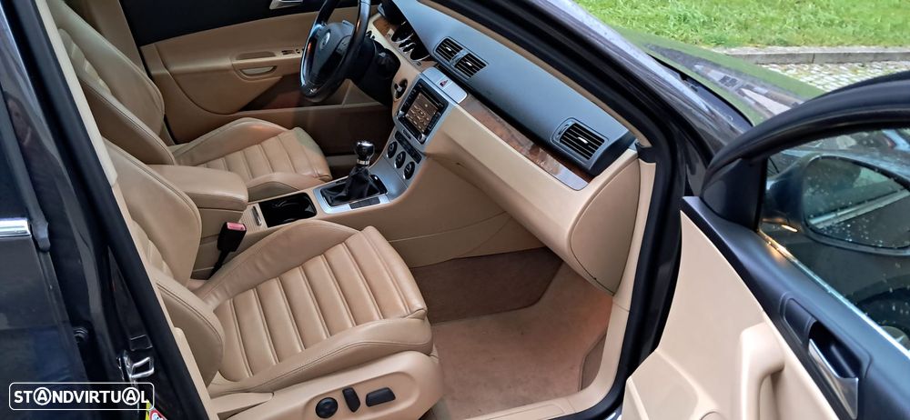 VW Passat Variant 2.0 TDi Sportline - 8