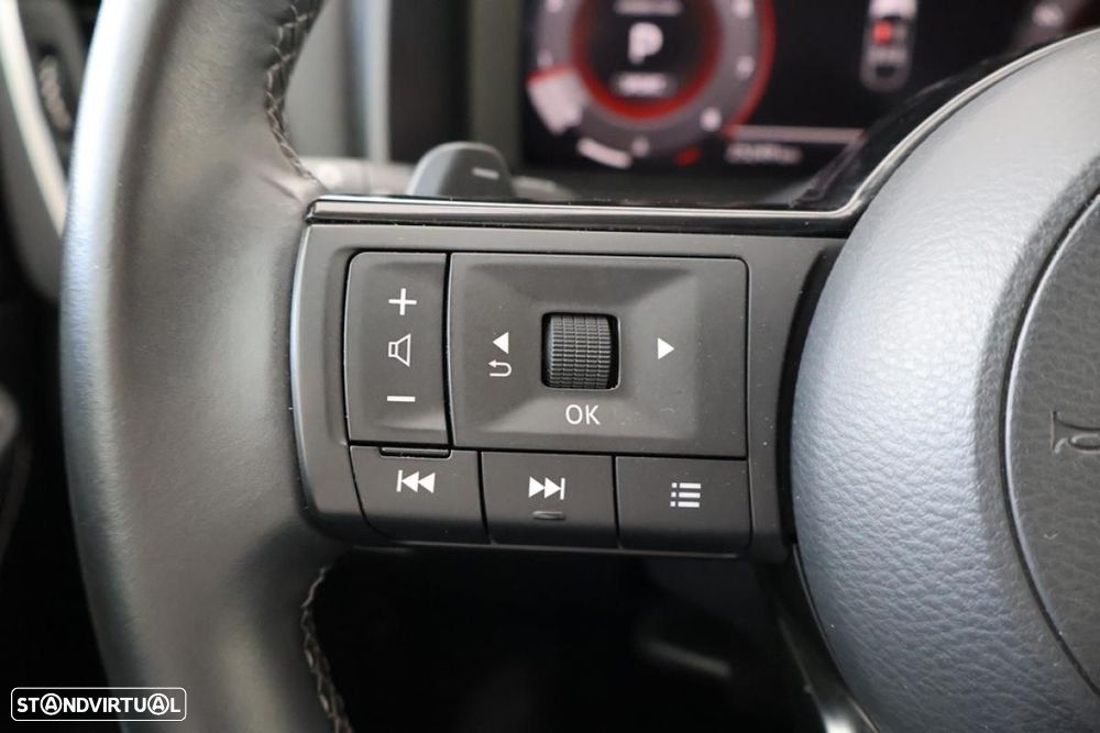 Nissan Qashqai 1.3 DIG-T N-Connecta Xtronic - 29