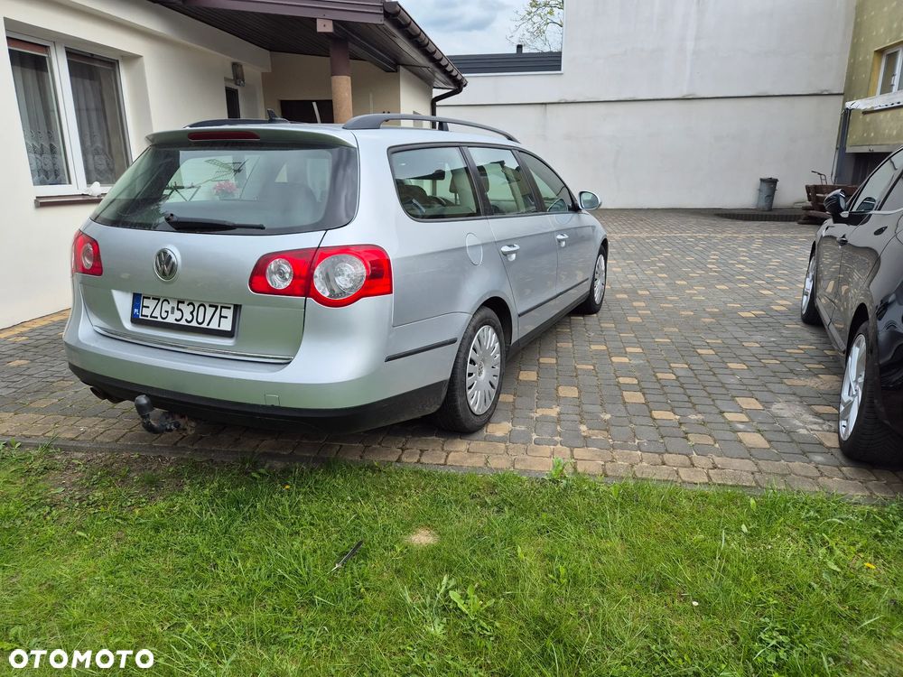 Volkswagen Passat 2.0 TDI DPF Trendline - 4