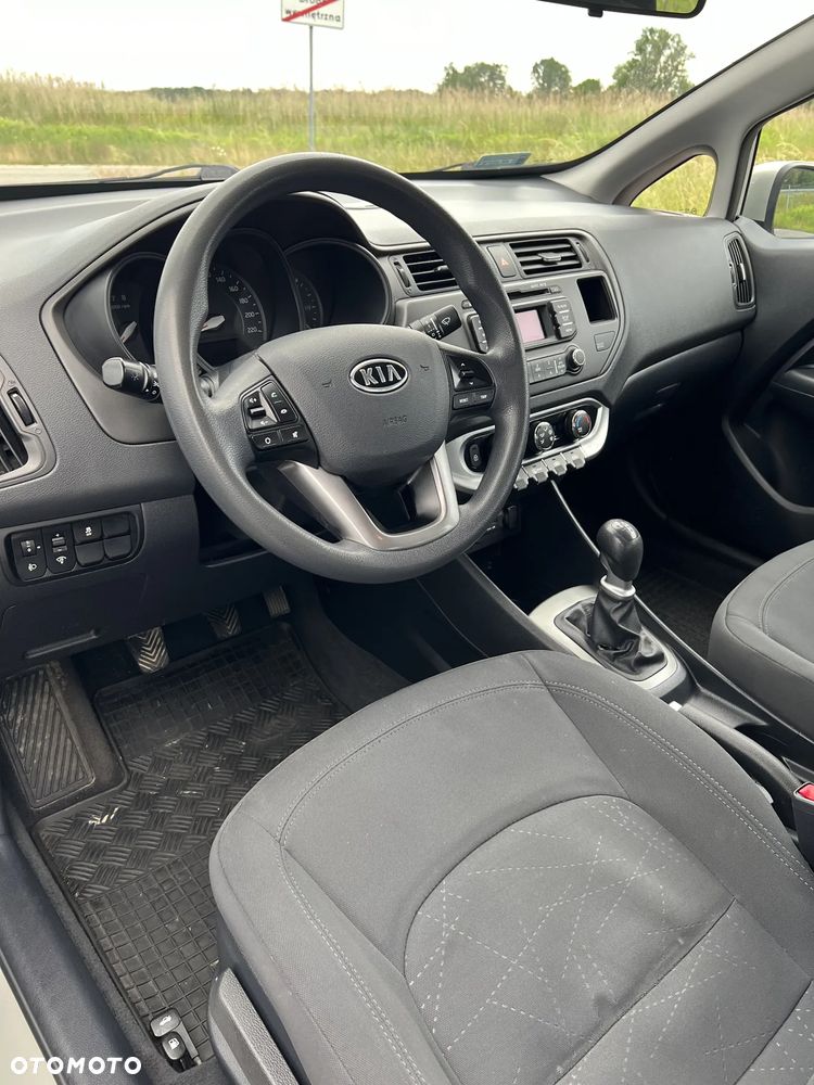 Kia Rio - 14