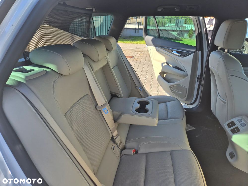 Opel Insignia - 11