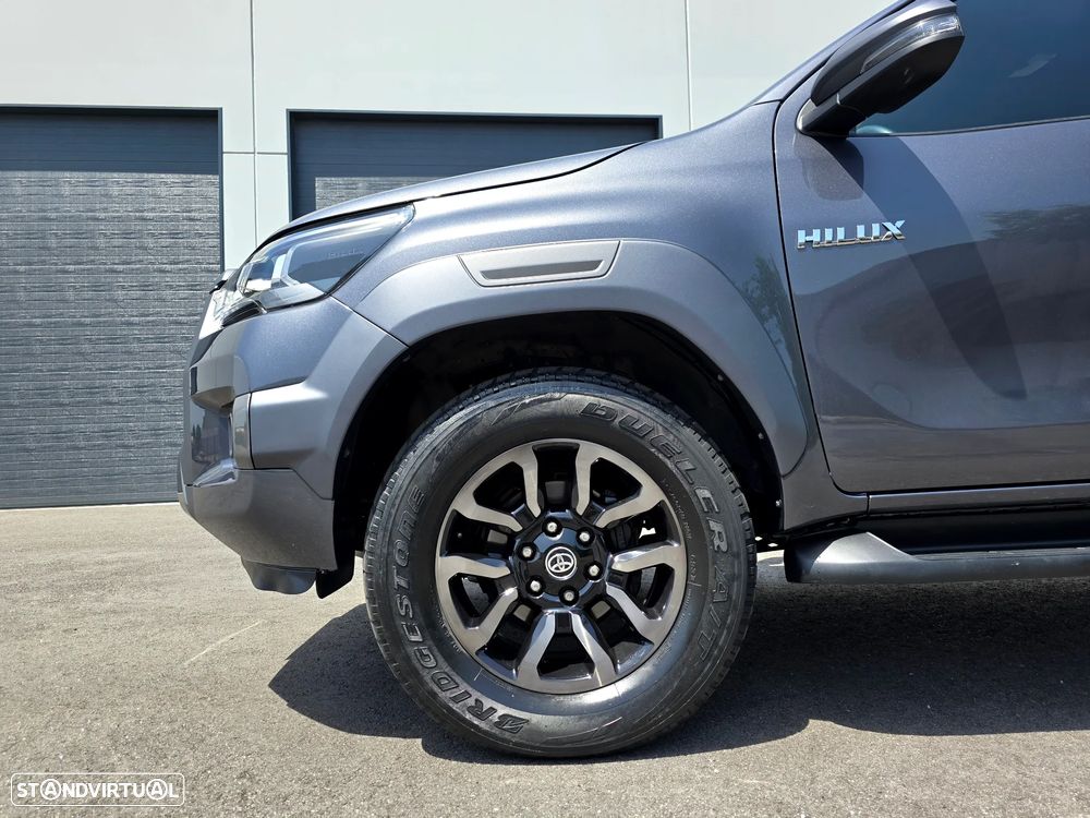 Toyota Hilux 2.8 D-4D 4WD Invincible TA - 5