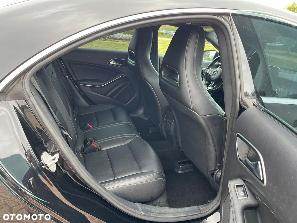 Mercedes-Benz CLA 250 4Matic 7G-DCT - 9
