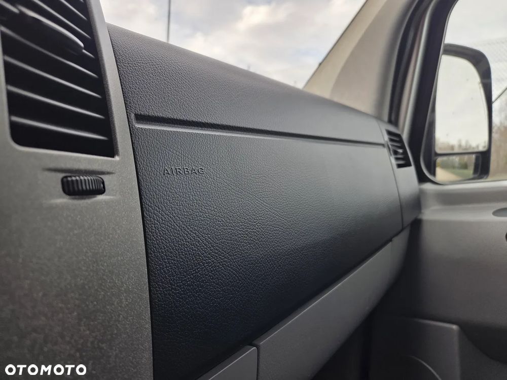 Mercedes-Benz Sprinter - 30