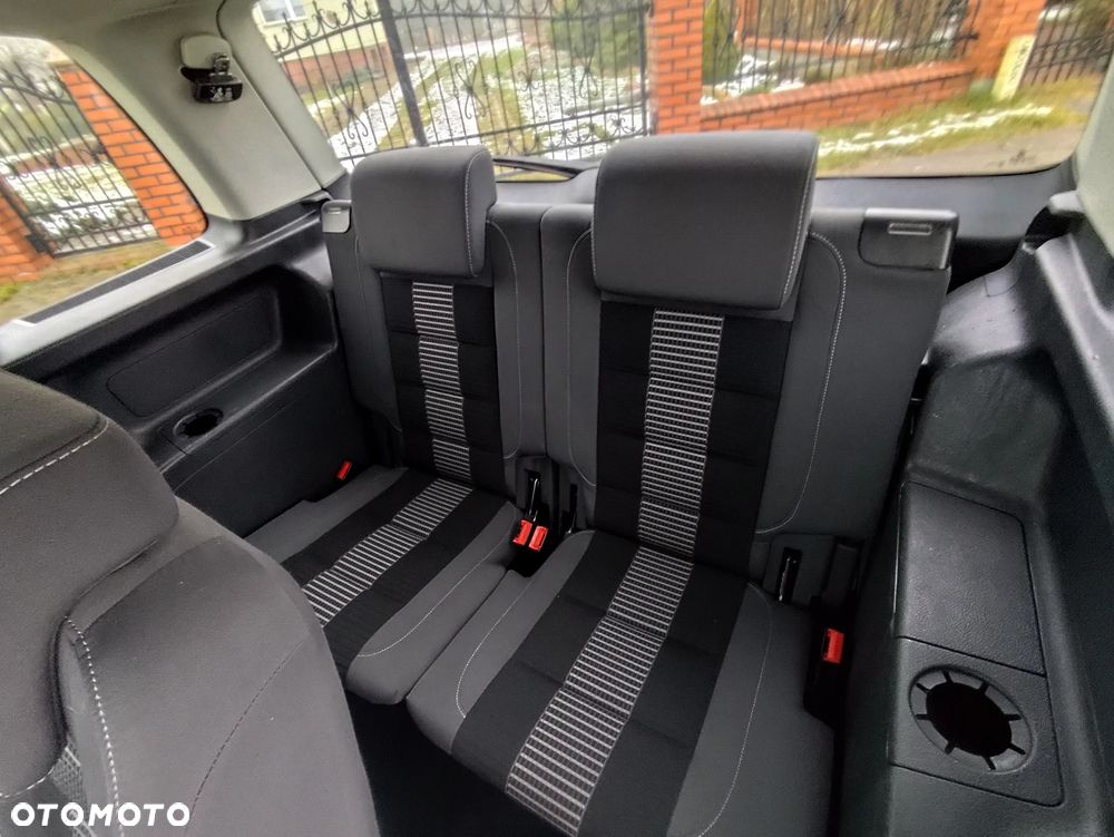 Volkswagen Touran 2.0 TDI Trendline DSG - 29