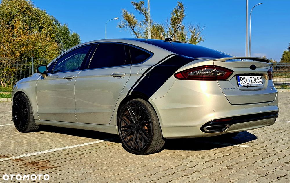 Ford Fusion 2.0 EcoBoost Titanium - 9