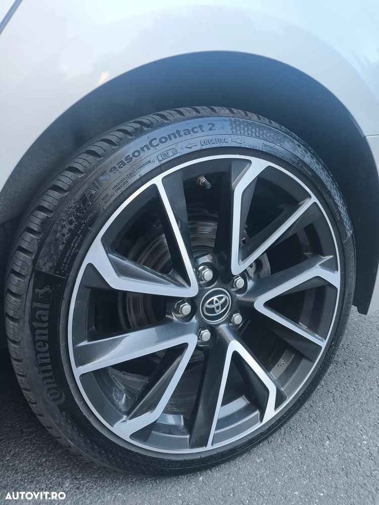 Toyota Corolla 2.0 Lounge - 25