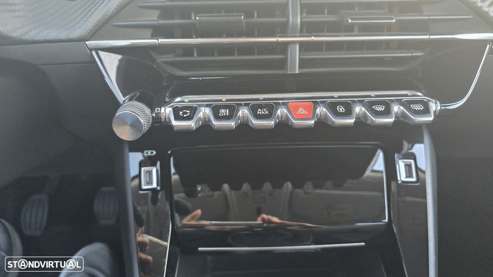 Peugeot 2008 1.2 PureTech Allure Pack - 26