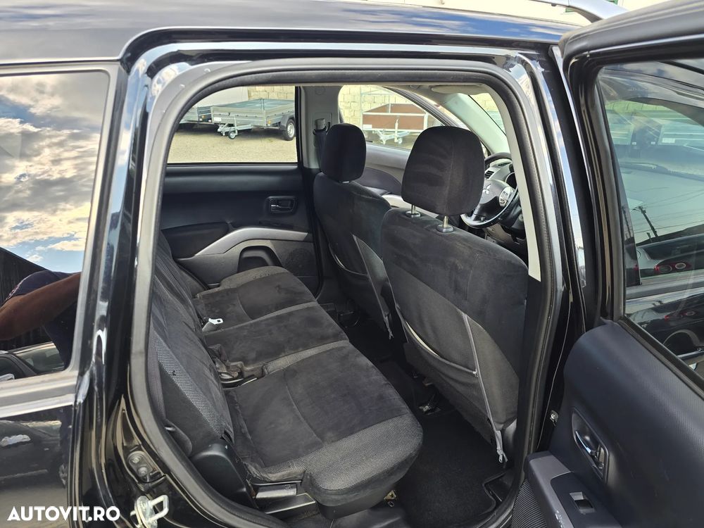 Mitsubishi Outlander 2.0 DI-D 4WD Invite - 9