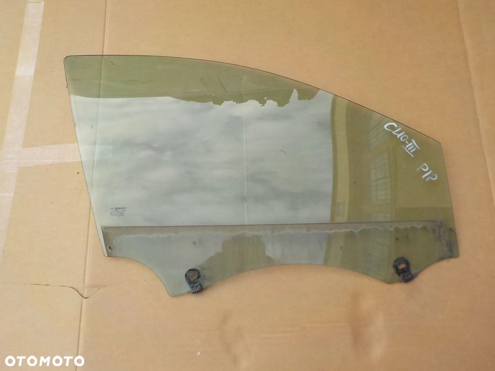szyba prawy przód renault clio III lift 5D 2010r - 1