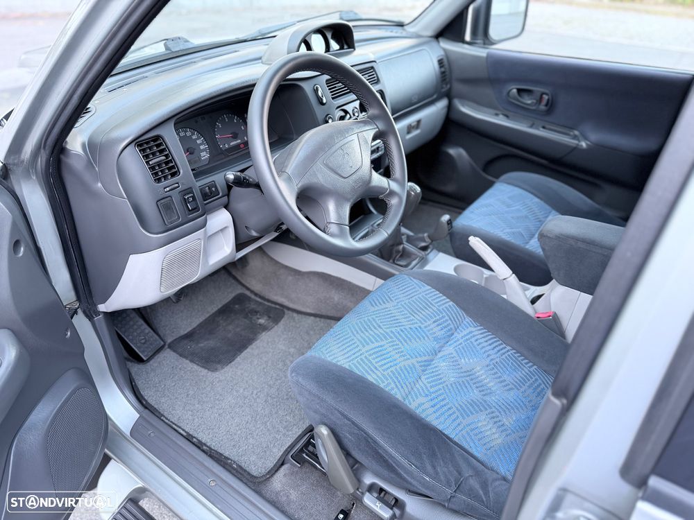 Mitsubishi Pajero Sport 2.5 TD GLS - 2