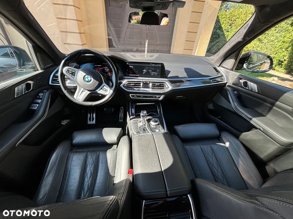 BMW X7 - 7