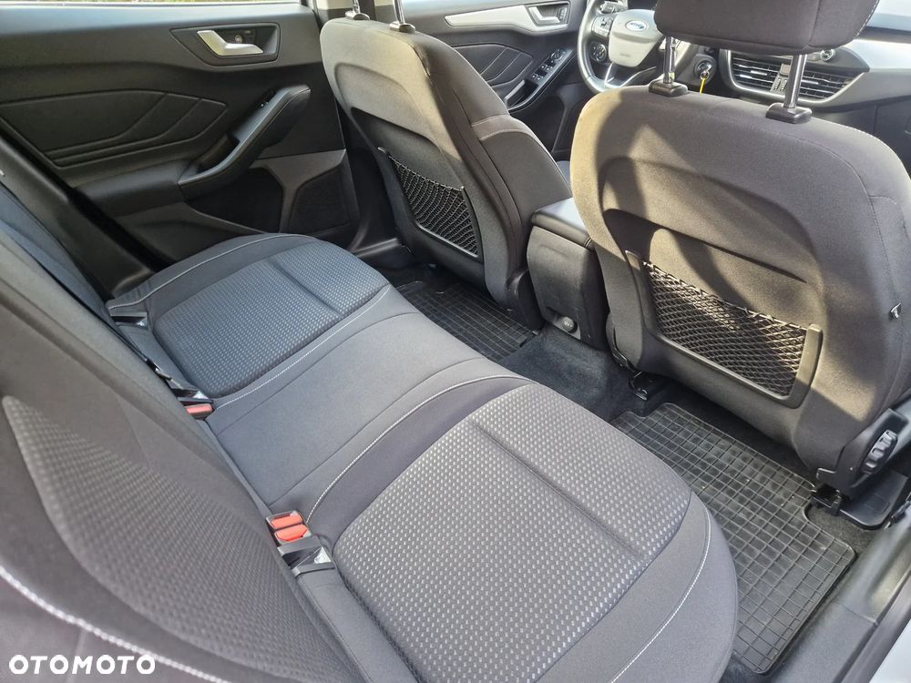 Ford Focus 1.5 TDCi SYNC Edition - 13